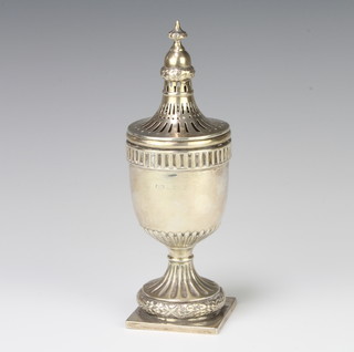 An Edwardian Adam style silver shaker raised on a square base Birmingham 1904, 20cm, 206 grams
