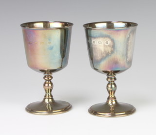 A pair of silver goblets of plain form Birmingham 1998, 13cm, 407 grams