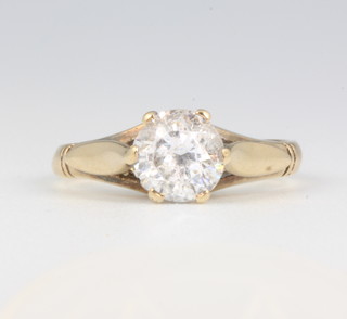 A 9ct yellow gold paste set ring size G 1/2