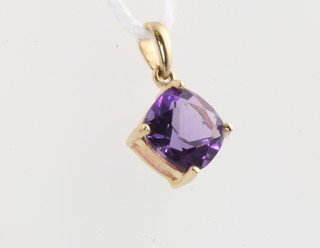 A 9ct yellow gold square cut amethyst pendant 17mm 