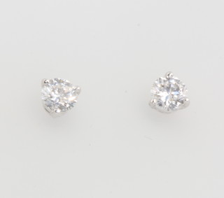 A pair of 18ct white gold brilliant cut diamond ear studs 3.5mm 