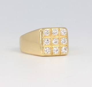 A gentleman's 18ct yellow gold diamond set signet ring size Q 