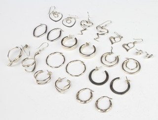 A quantity of modern silver earrings, approx. 74 grams
