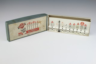 A Wardie no.3 set of road signs boxed
