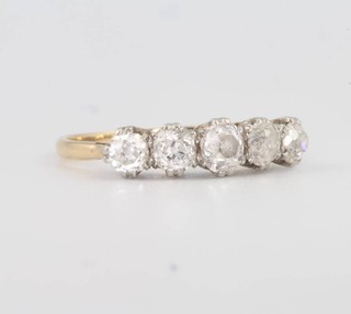 An 18ct yellow gold 5 stone diamond ring approx. 1ct, size O 