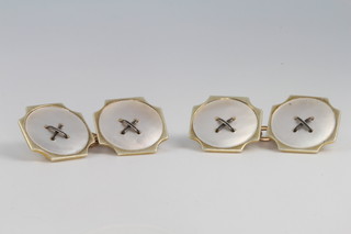 A pair of 9ct yellow gold mother of pearl cufflinks 4.5 grams