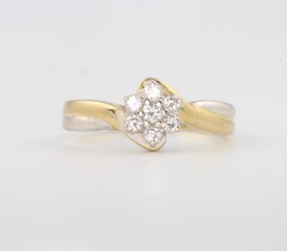 An 18ct yellow gold diamond cluster ring 3.3 grams, size K 