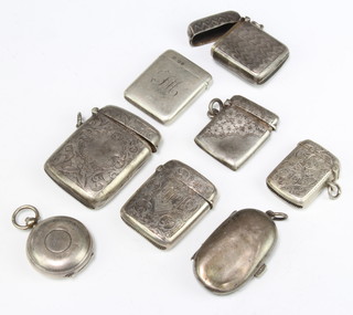A silver sovereign case Birmingham 1912, a double ditto and 6 vestas 172 grams 