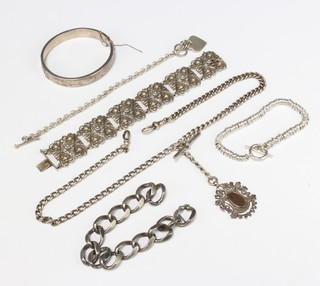 A silver Albert and 5 items of silver jewellery 205 grams