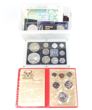 A proof set of Indian coins 1976, minor coins, crowns and commemorative medallions