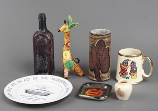 A Continental polychrome figure of a stylised giraffe and minor decorative china 