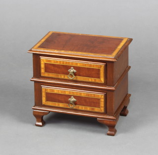 An Edwardian inlaid mahogany chest of 2 short drawers raised on bracket feet 27cm h x 29cm x 20cm d (formerly 2 glove drawers from a dressing table) 