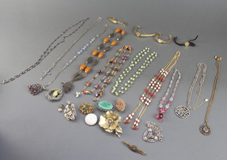A collection of minor costume jewellery
