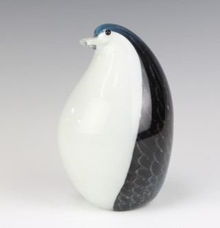 A Studio Glass figure of a penguin 19cm 