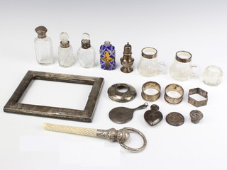 A Victorian heart shaped silver scent bottle Birmingham 1890 5cm and minor silver mounted items, weighable silver 88 grams 
