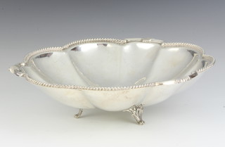 A Continental silver lobed bowl 22cm, 268 grams 