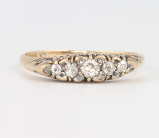 An 18ct yellow gold diamond ring, 3 grams