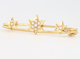A 9ct yellow gold pearl set star bar brooch 1.8 grams, 35mm  
