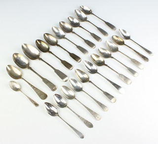 A Victorian silver teaspoon Edinburgh 1848 and minor tea and dessert spoons, 369 grams