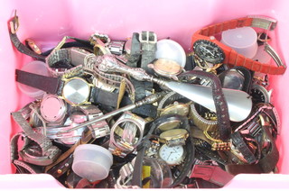 A quantity of ladies and gentleman's wristwatches together with a silver handled shoe horn and button hook 