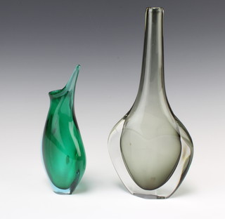 An Orrefors axehead vase by Nils Landberg 30cm together with a Murano green glass vase 23cm 
