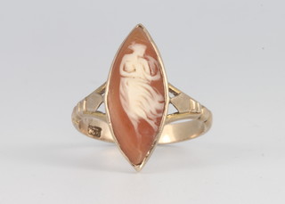 A 9ct yellow gold oval cameo ring, size O, 3.2grams gross weight