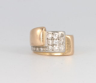 An 18ct yellow gold diamond set Art Deco cocktail ring, 12 grams, size I 