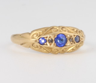 An 18ct yellow gold gem set ring 2.3 grams, size O 
