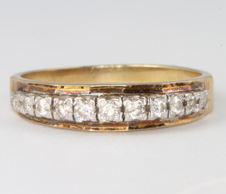 An 18ct yellow gold diamond ring approx. 0.5ct, 3 grams, size Q 