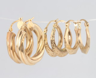 Three pairs of 9ct yellow gold half hoop earrings 4.7 grams 