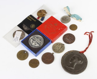 A Victorian Coronation medallion and minor commemorative coins and medals 