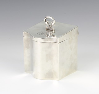 A silver serpentine box/tea caddy Birmingham 1917, 8cm, 162 grams 
