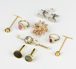 A collection of minor costume jewellery