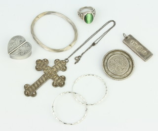 A silver ingot pendant and minor silver jewellery