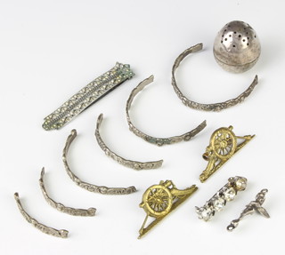 A paste set clip and minor jewellery 