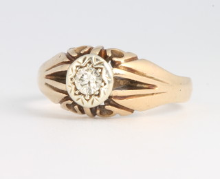 A gentleman's 9ct yellow gold single stone diamond ring, 0.25ct, 4.6 grams, size S