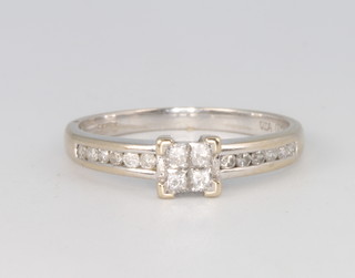 An 18ct white gold single stone diamond ring approx. 0.33ct, 2.7 grams, size P 