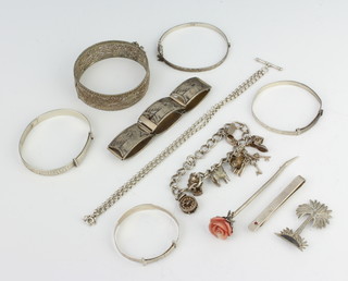 A silver filigree bracelet and minor silver jewellery, 172 grams 