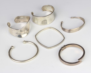 Six silver bangles, 164 grams 