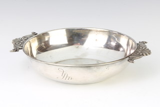 A Continental silver two handled bowl 21cm, 268 grams 