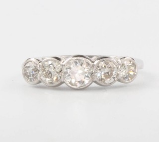 A platinum 5 stone diamond ring approx. 1.4ct, size N 