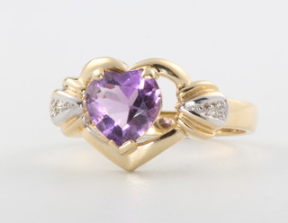 A 9ct yellow gold amethyst dress ring size M, 2.9 grams