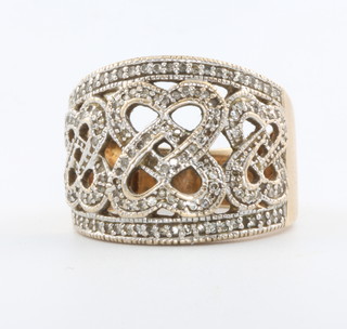 A gentleman's 9ct yellow gold pave set ring, size P, 5.7 grams 