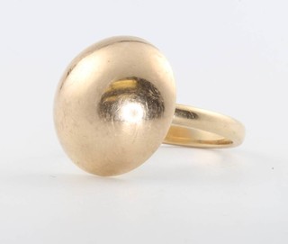 A 9ct yellow gold dome shaped ring, size R, 5.5 grams