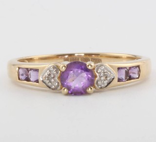 A 9ct yellow gold amethyst set ring size R, 2.1 grams