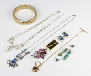A paste set bracelet and minor costume jewellery
