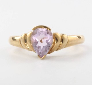 A 9ct yellow gold amethyst ring size N, 3 grams