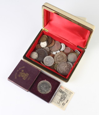 A Victorian 1889 crown and minor coins 
