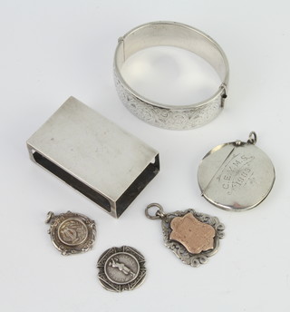 A silver bracelet and minor silver jewellery, 137 grams 