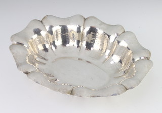 A Continental scalloped silver dish 28cm, 265 grams